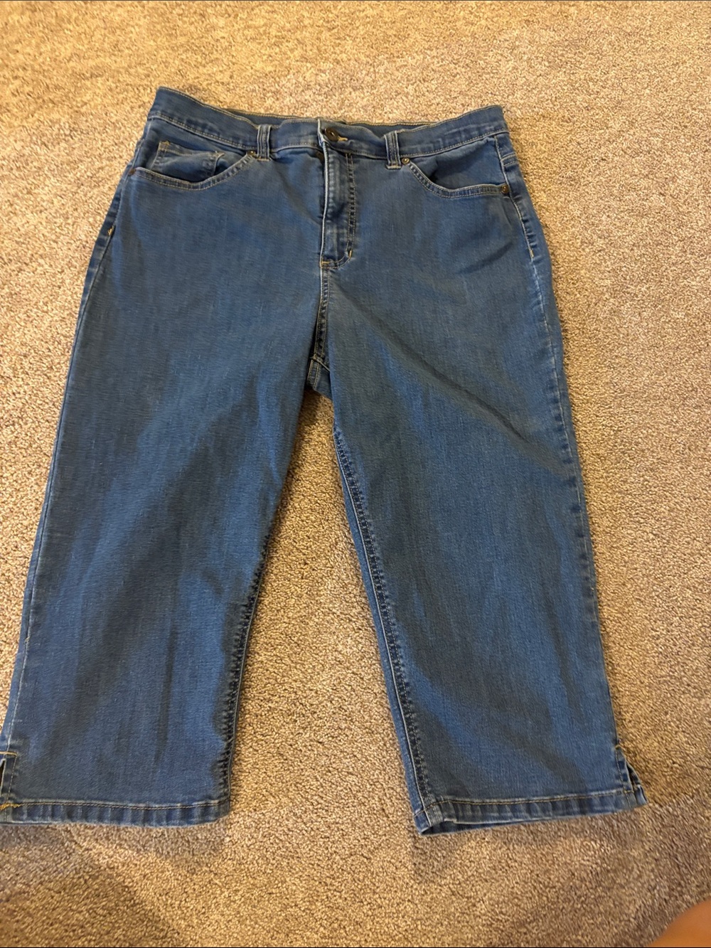 Classic High-Rise Women's Blue capris